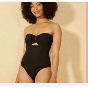 Crochet U Wire Medium Coverage One Piece Swimsuit -Small 4-6, removable Straps